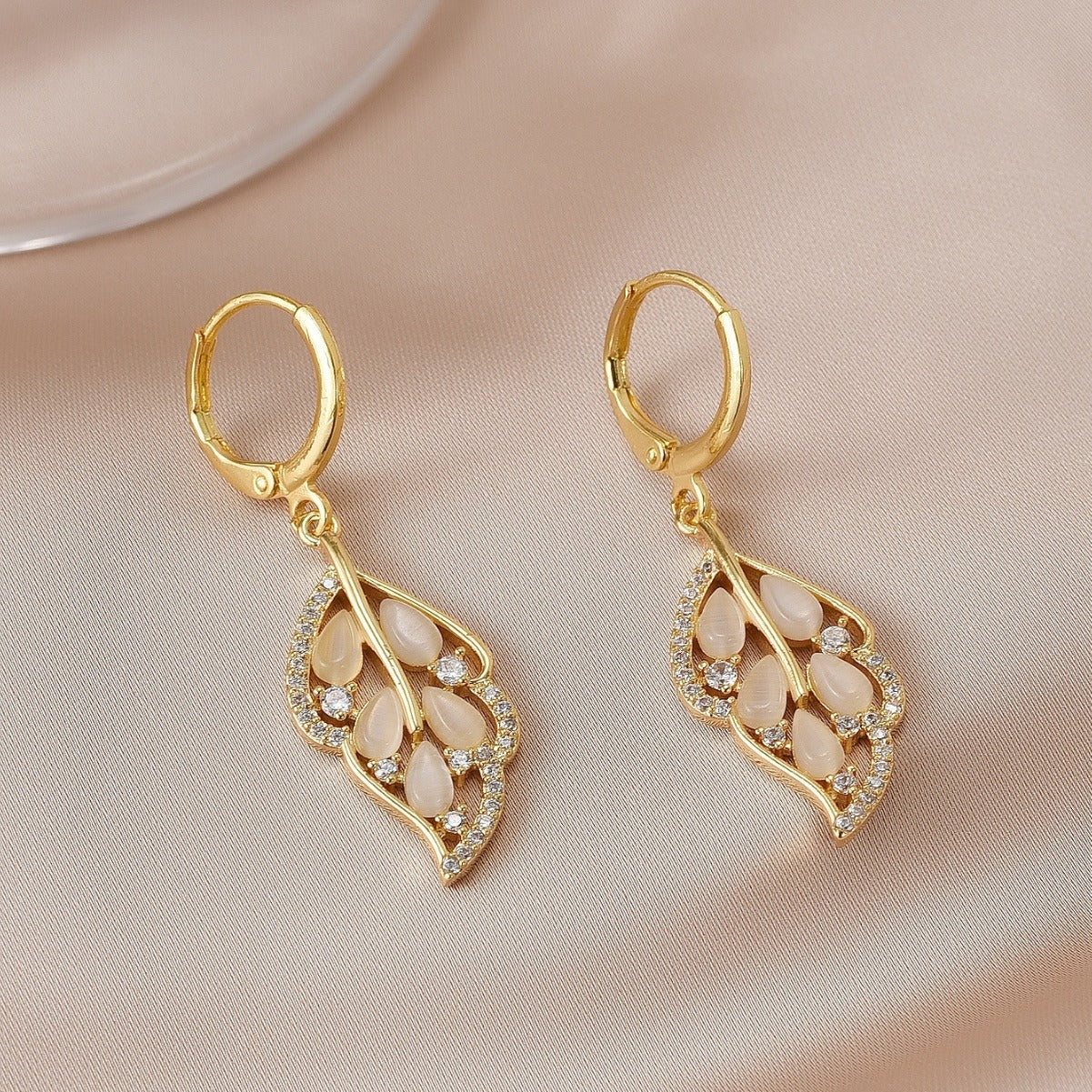 Women's Earrings Jewelry Set Opal Leaf Necklace Light Luxury Pendant Cartilage Piercing Jewelry